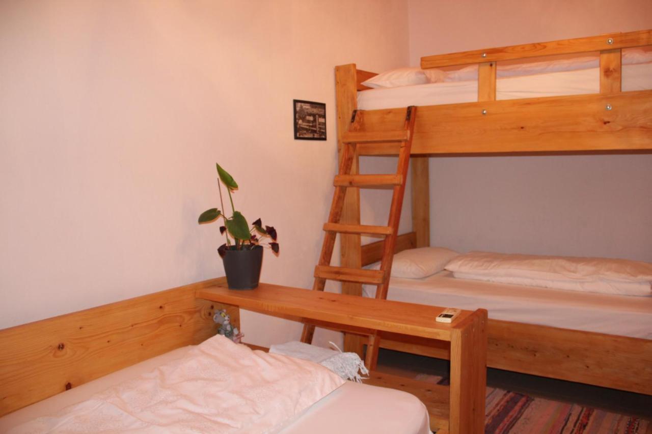 Cozy Big Apartment With Balcony Tirana Exteriör bild