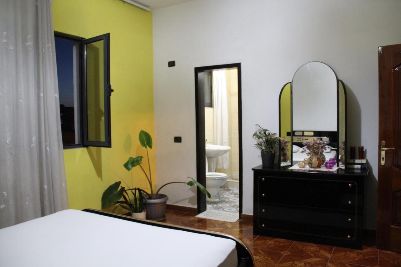 Cozy Big Apartment With Balcony Tirana Exteriör bild
