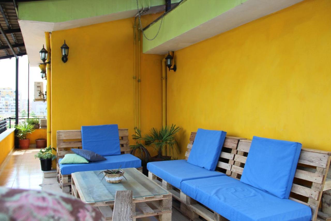 Cozy Big Apartment With Balcony Tirana Exteriör bild