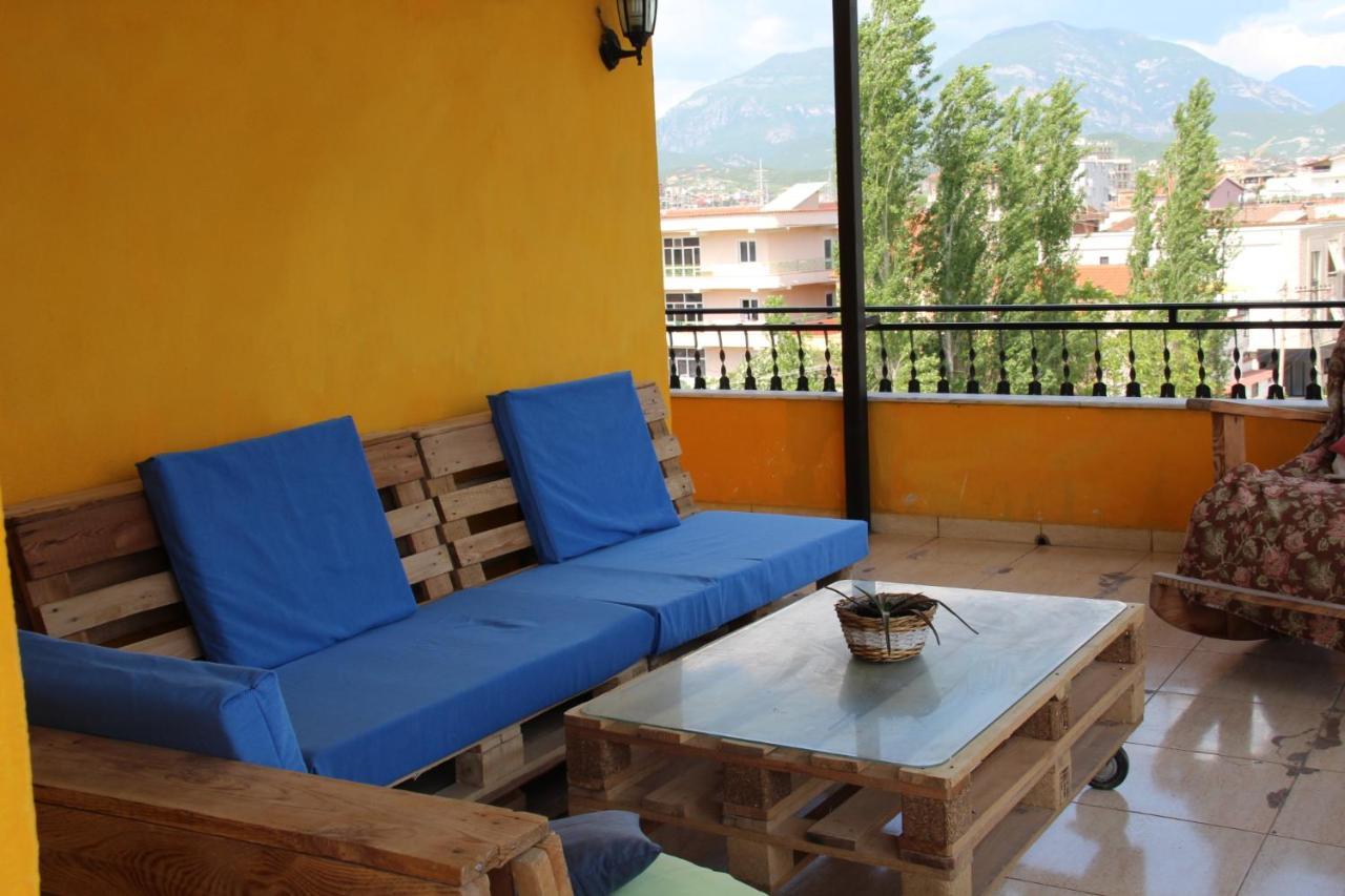 Cozy Big Apartment With Balcony Tirana Exteriör bild
