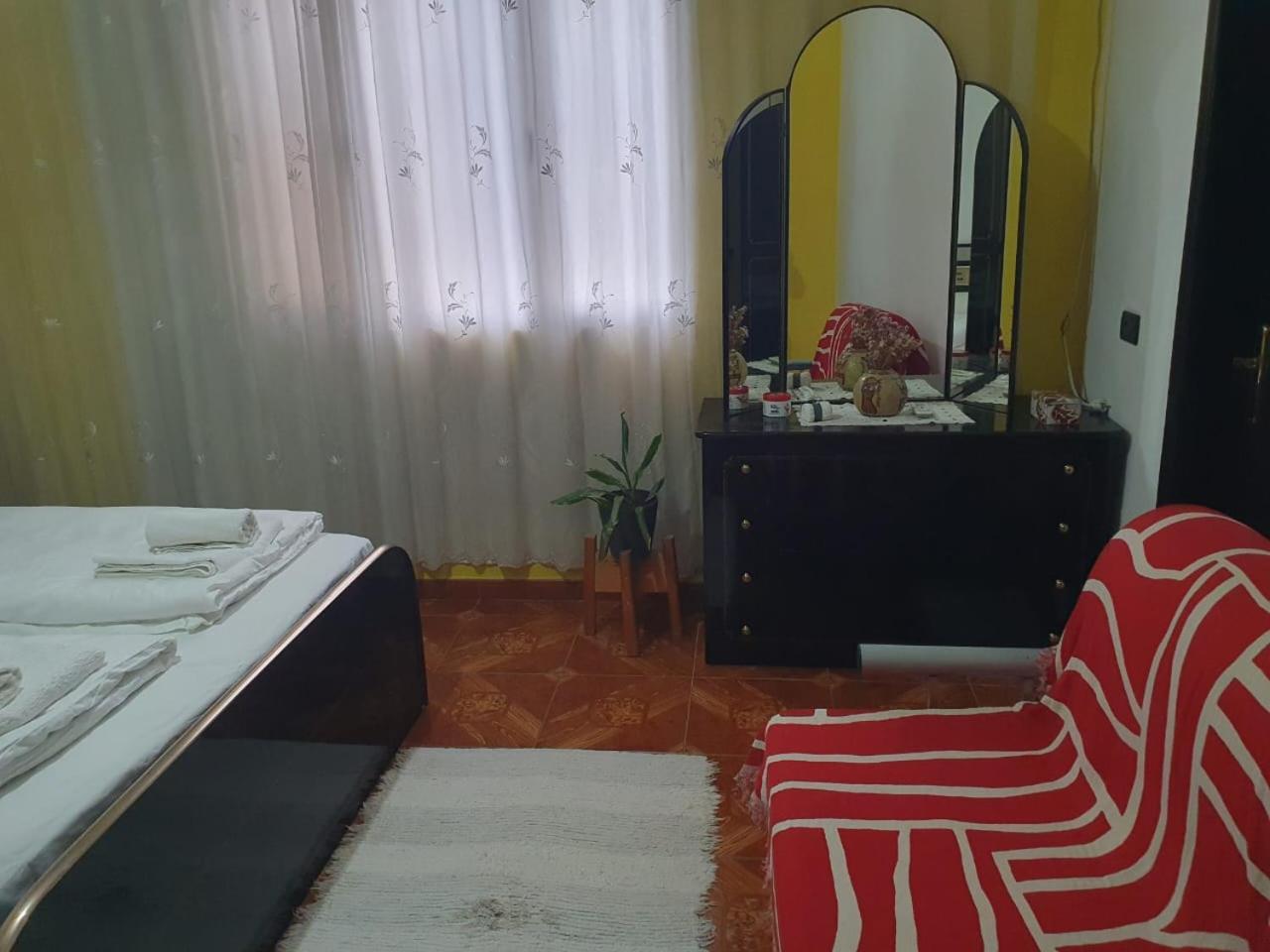 Cozy Big Apartment With Balcony Tirana Exteriör bild