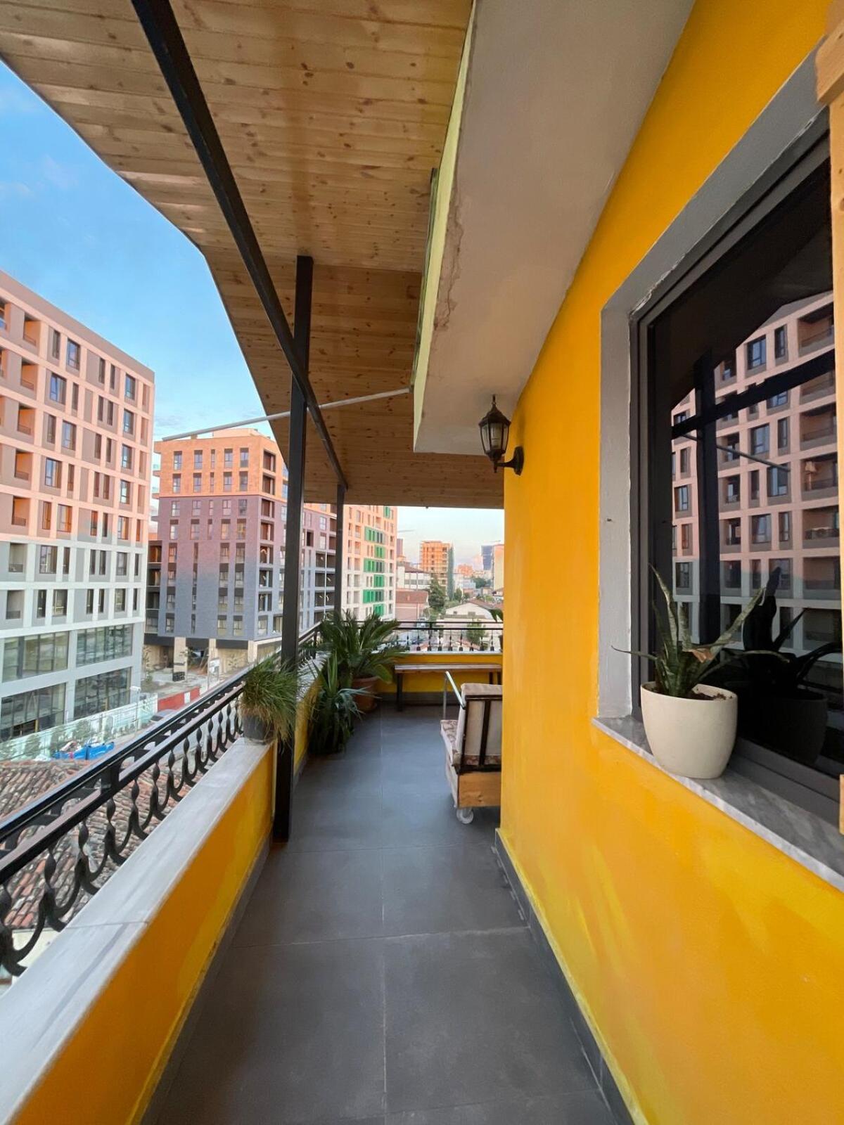 Cozy Big Apartment With Balcony Tirana Exteriör bild