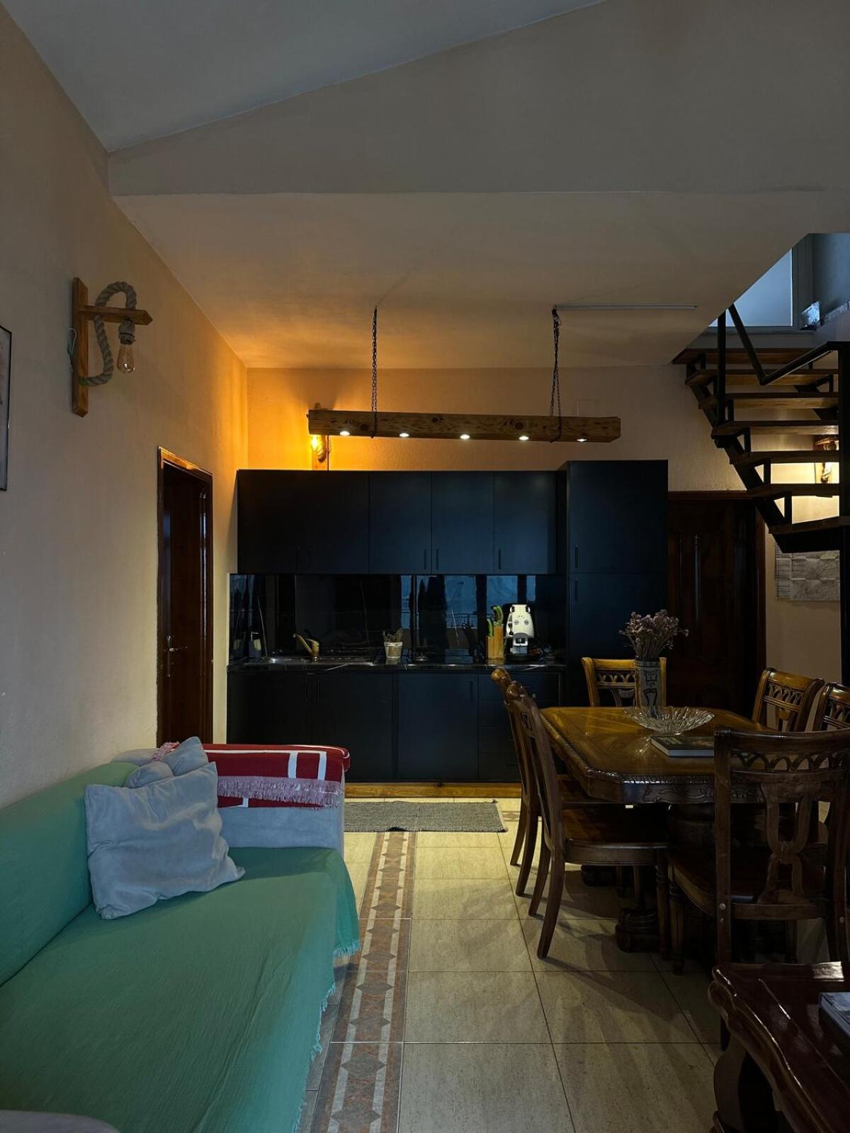 Cozy Big Apartment With Balcony Tirana Exteriör bild