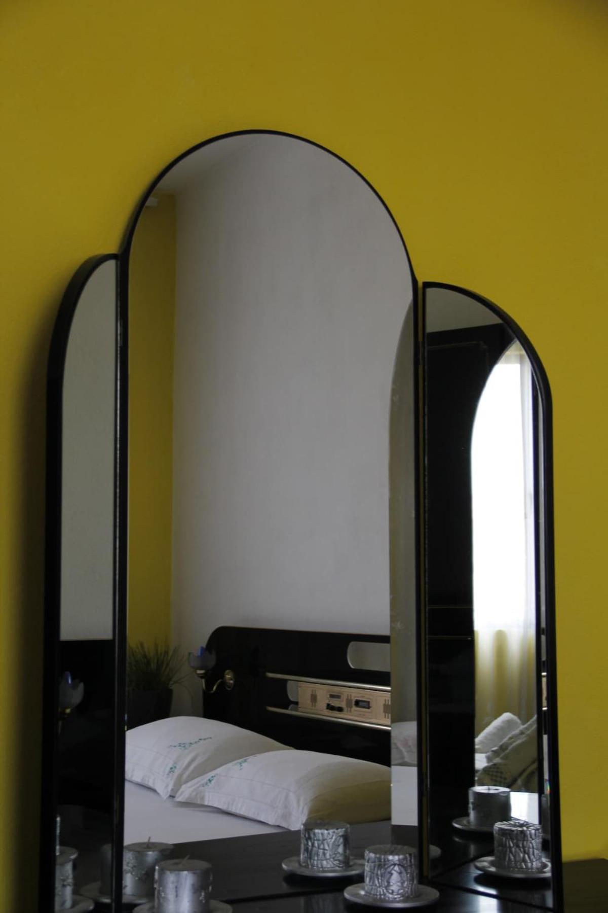 Cozy Big Apartment With Balcony Tirana Exteriör bild