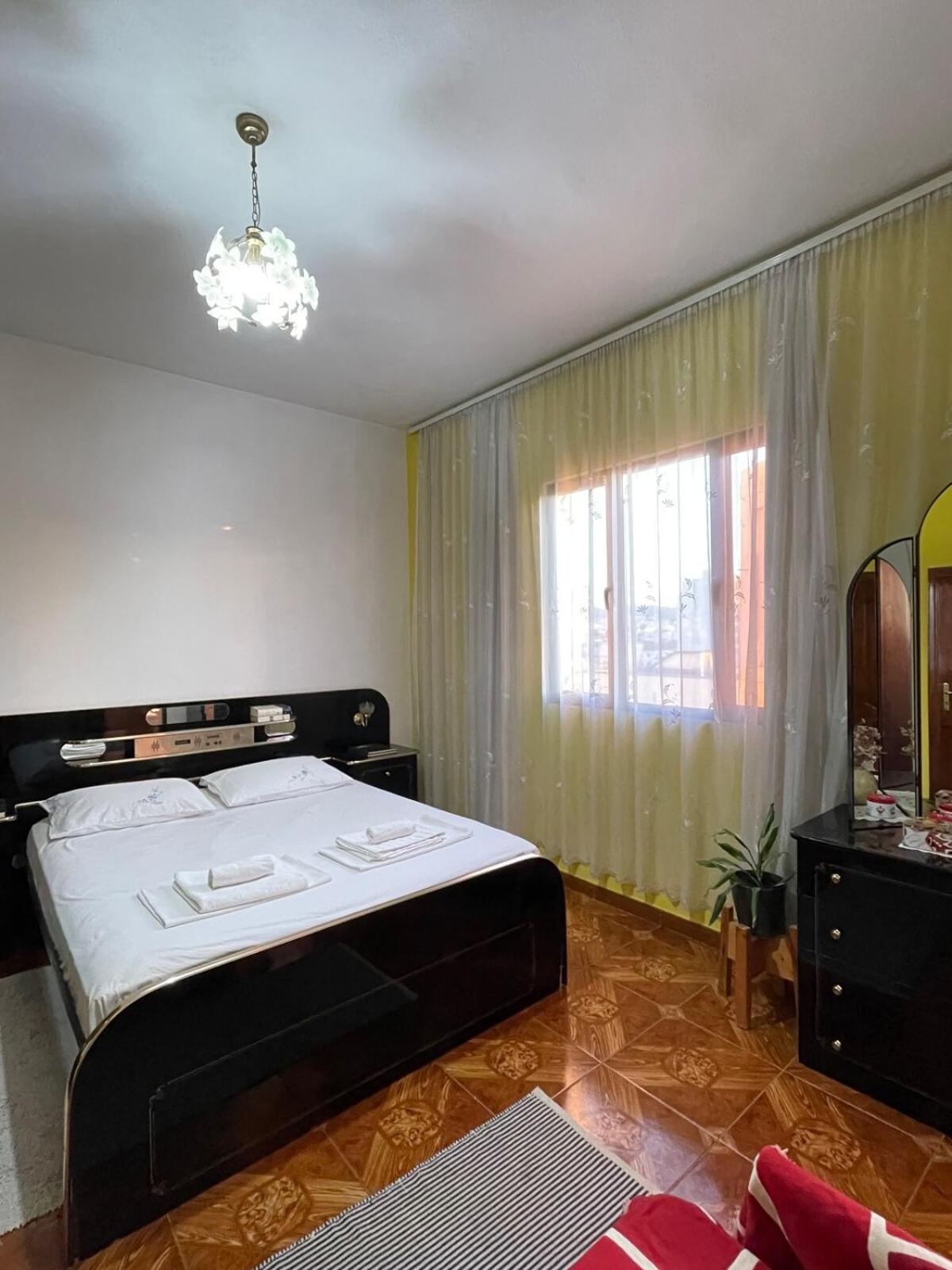 Cozy Big Apartment With Balcony Tirana Exteriör bild
