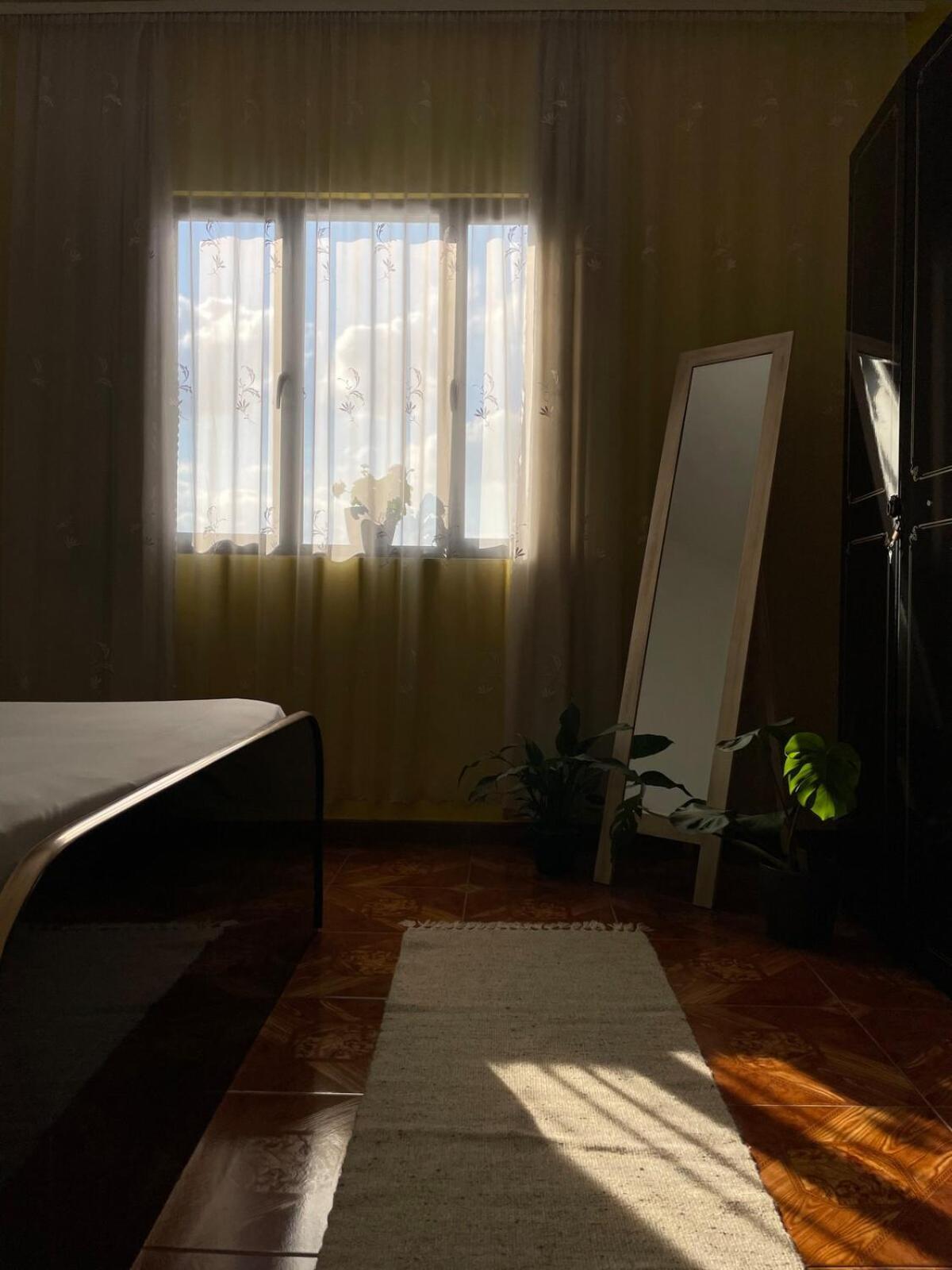 Cozy Big Apartment With Balcony Tirana Exteriör bild