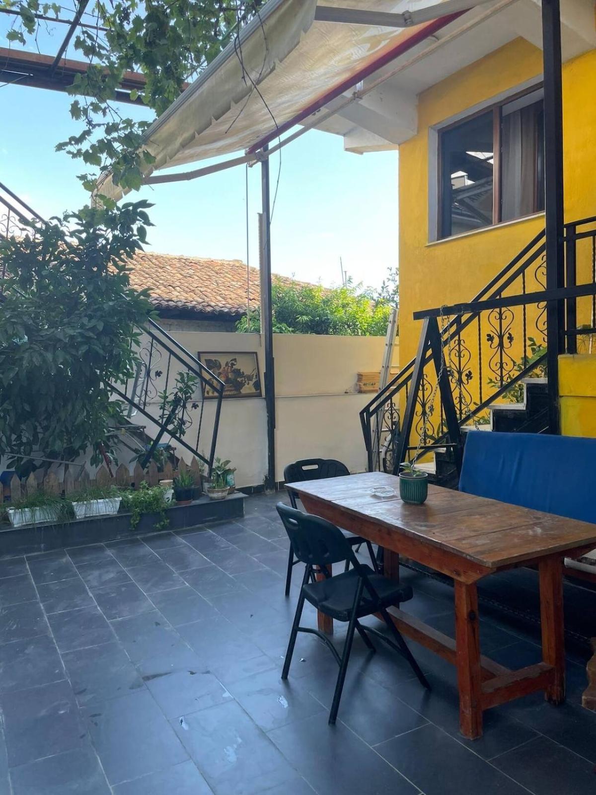 Cozy Big Apartment With Balcony Tirana Exteriör bild
