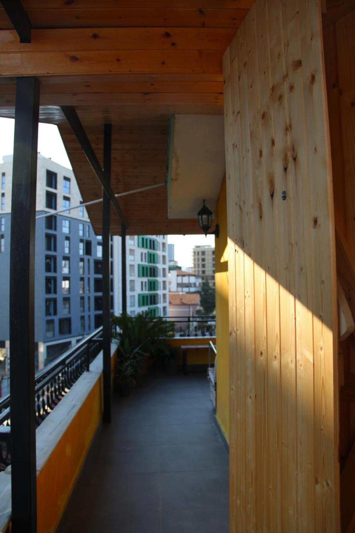 Cozy Big Apartment With Balcony Tirana Exteriör bild