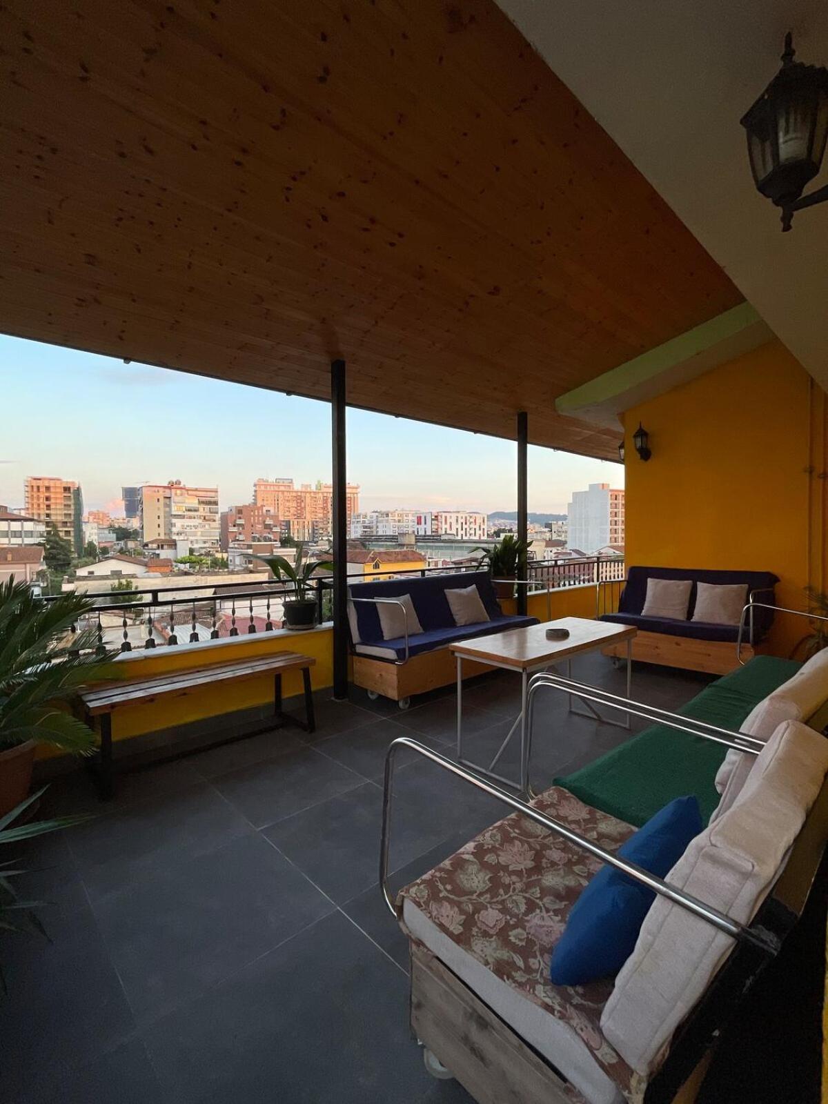 Cozy Big Apartment With Balcony Tirana Exteriör bild